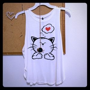 T-shirt and necklace